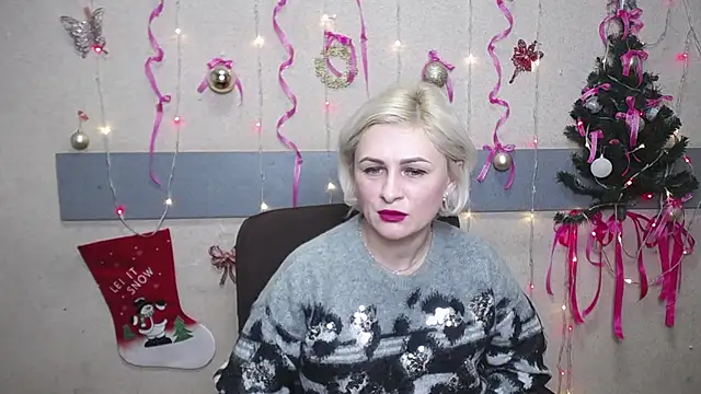 Snapshot of OliviaHorst chatting on 12-21-24, 06:30 OliviaHorst online show from 12-21-24, 06:30