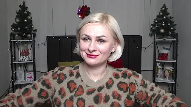 Snapshot of OliviaHorst chatting on 12-25-24, 10:06 OliviaHorst online show from 12-25-24, 10:06