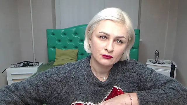 Snapshot of OliviaHorst chatting on 01-21-25, 03:10 OliviaHorst online show from 01-21-25, 03:10