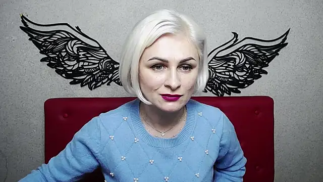 Snapshot of OliviaHorst chatting on 02-08-25, 12:17 OliviaHorst online show from 02-08-25, 12:17