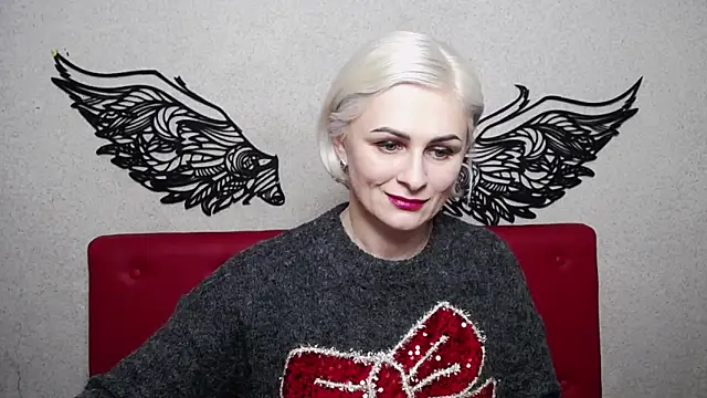 Snapshot of OliviaHorst chatting on 02-09-25, 01:56 OliviaHorst online show from 02-09-25, 01:56