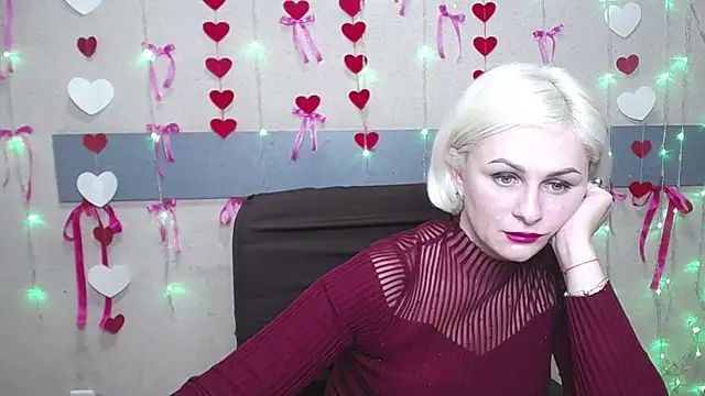 Snapshot of OliviaHorst chatting on 02-20-25, 12:36 OliviaHorst online show from 02-20-25, 12:36