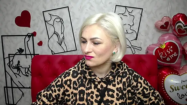 Snapshot of OliviaHorst chatting on 03-05-25, 06:44 OliviaHorst online show from 03-05-25, 06:44