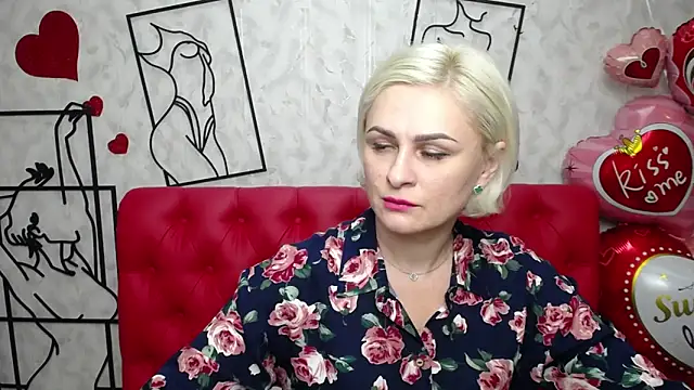 Snapshot of OliviaHorst chatting on 03-06-25, 03:24 OliviaHorst online show from 03-06-25, 03:24