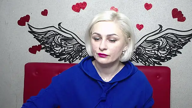 Snapshot of OliviaHorst chatting on 03-08-25, 06:21 OliviaHorst online show from 03-08-25, 06:21