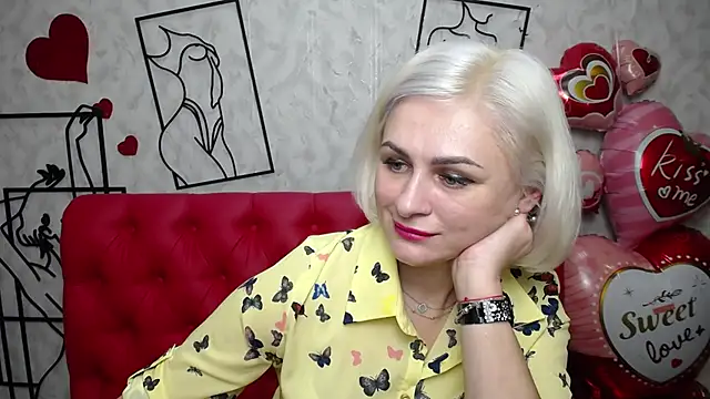 Snapshot of OliviaHorst chatting on 03-15-25, 05:04 OliviaHorst online show from 03-15-25, 05:04