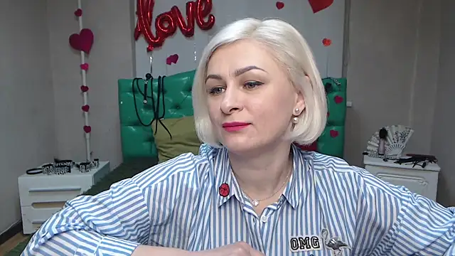 Snapshot of OliviaHorst chatting on 03-21-25, 06:27 OliviaHorst online show from 03-21-25, 06:27