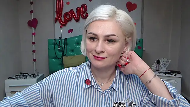 Snapshot of OliviaHorst chatting on 03-21-25, 09:34 OliviaHorst online show from 03-21-25, 09:34