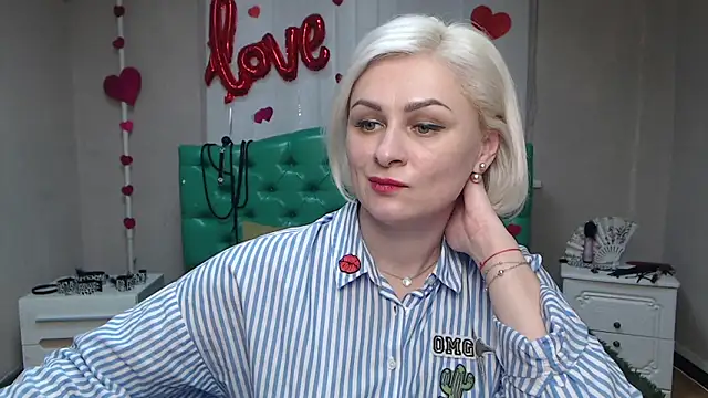 Snapshot of OliviaHorst chatting on 03-21-25, 12:39 OliviaHorst online show from 03-21-25, 12:39