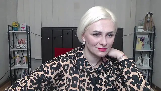 Snapshot of OliviaHorst chatting on 09-26-25, 05:33 OliviaHorst online show from 09-26-25, 05:33