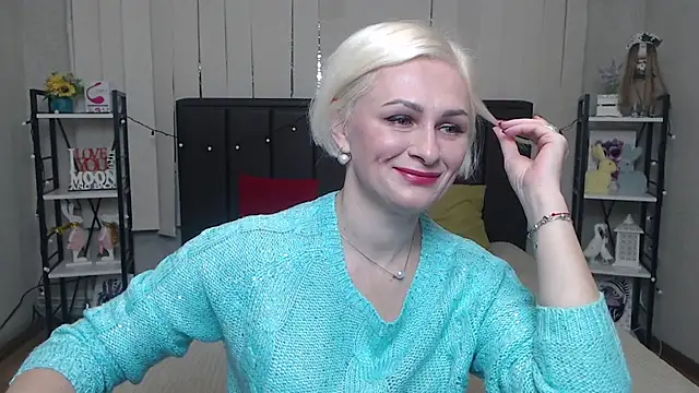 Snapshot of OliviaHorst chatting on 10-16-25, 05:30 OliviaHorst online show from 10-16-25, 05:30