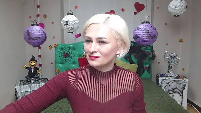 Snapshot of OliviaHorst chatting on 10-20-25, 05:24 OliviaHorst online show from 10-20-25, 05:24