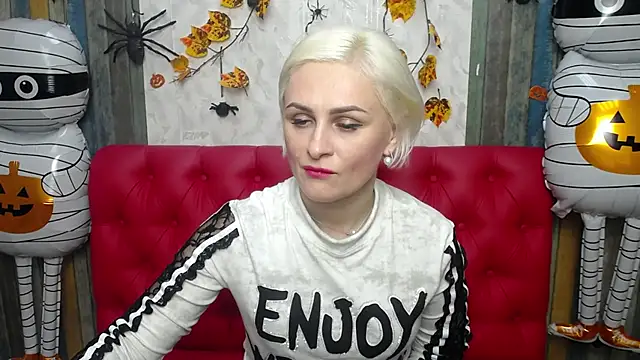 Snapshot of OliviaHorst chatting on 10-26-25, 06:14 OliviaHorst online show from 10-26-25, 06:14