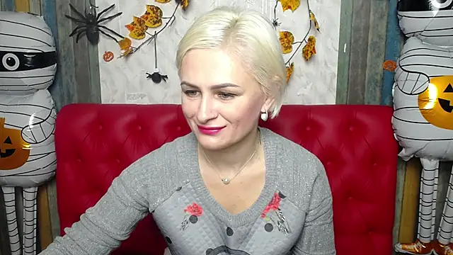 Snapshot of OliviaHorst chatting on 10-30-25, 06:37 OliviaHorst online show from 10-30-25, 06:37