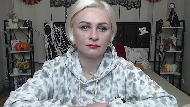 Snapshot of OliviaHorst chatting on 11-02-25, 06:10 OliviaHorst online show from 11-02-25, 06:10