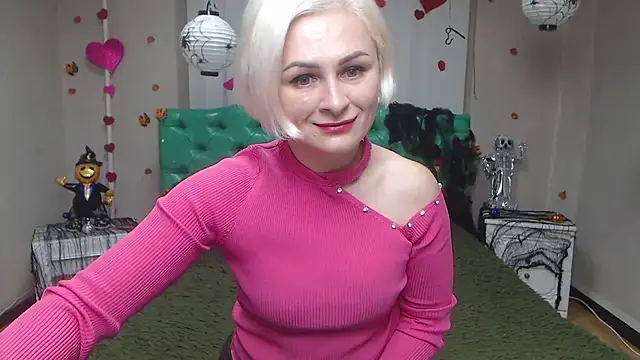 Snapshot of OliviaHorst chatting on 11-05-25, 07:41 OliviaHorst online show from 11-05-25, 07:41