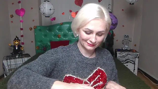 Snapshot of OliviaHorst chatting on 11-09-25, 06:17 OliviaHorst online show from 11-09-25, 06:17