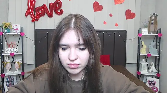 LauraHlot online show from 02-13-25, 10:11