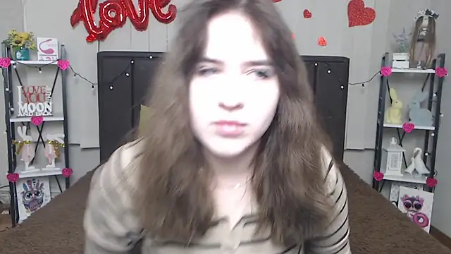 LauraHlot online show from 02-19-25, 06:10