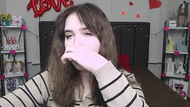 LauraHlot online show from 02-20-25, 12:19