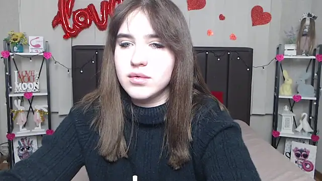 LauraHlot online show from 02-24-25, 12:30