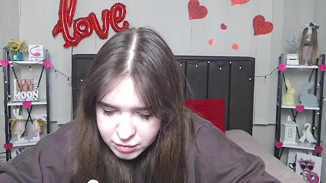 LauraHlot online show from 02-25-25, 12:25