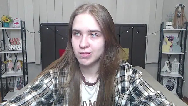 LauraHlot online show from 09-22-25, 05:37