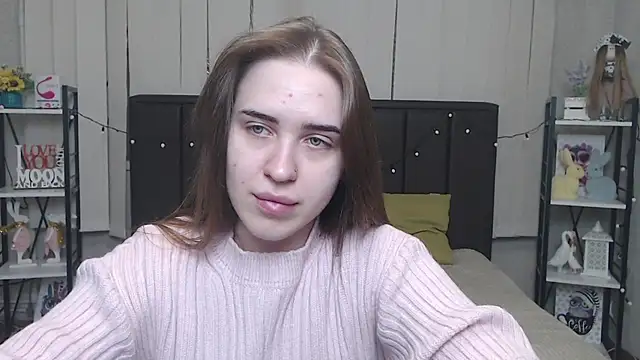 LauraHlot online show from 10-02-25, 05:20