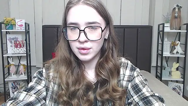 LauraHlot online show from 11-29-25, 06:49