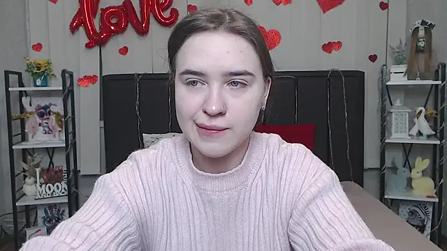 LauraHlot online show from 02-11-26, 08:36