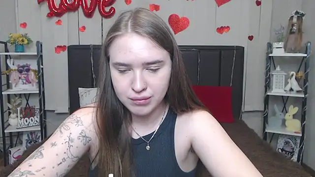 LauraHlot online show from 05-07-26, 06:13