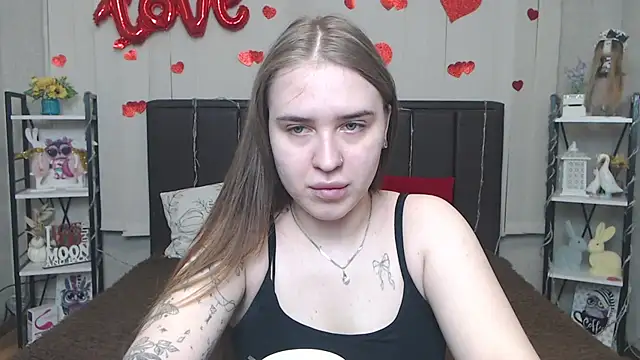 LauraHlot online show from 05-23-26, 06:01