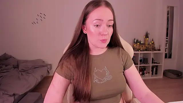 Snapshot of WalkingGirl chatting on 11-05-25, 09:48 WalkingGirl online show from 11-05-25, 09:48