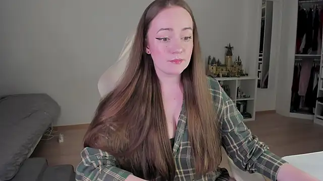 WalkingGirl online show from 03-25-26, 05:52