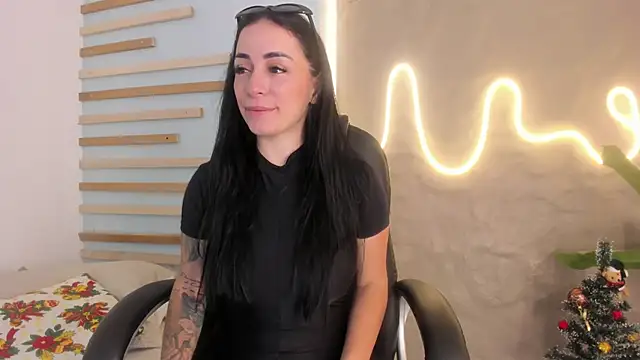 Snapshot of Sofia__rivera chatting on 12-15-24, 04:59 Sofia rivera online show from 12-15-24, 04:59