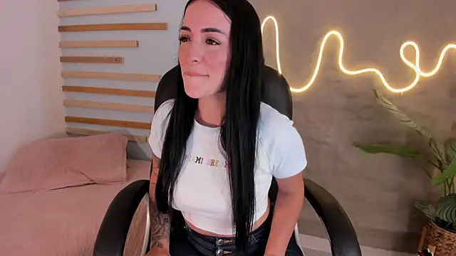 Snapshot of Sofia__rivera chatting on 12-19-24, 08:13 Sofia rivera online show from 12-19-24, 08:13