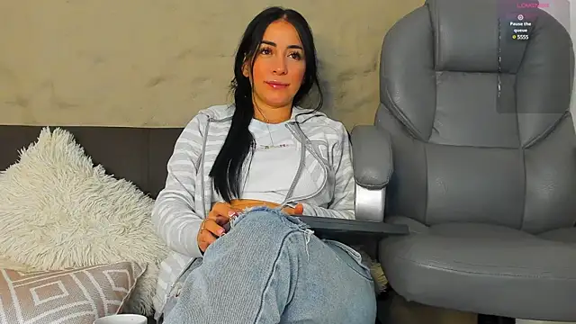 Snapshot of Sofia__rivera chatting on 12-31-24, 11:31 Sofia rivera online show from 12-31-24, 11:31