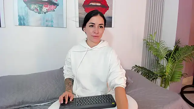 Snapshot of Sofia__rivera chatting on 01-27-25, 08:07 Sofia rivera online show from 01-27-25, 08:07
