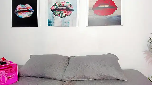 Snapshot of Sofia__rivera chatting on 01-28-25, 08:15 Sofia rivera online show from 01-28-25, 08:15