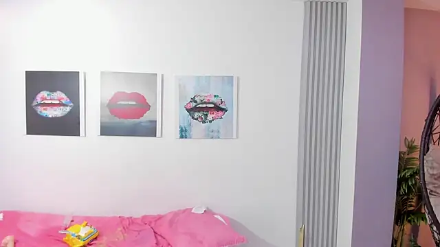 Snapshot of Sofia__rivera chatting on 02-20-25, 01:36 Sofia rivera online show from 02-20-25, 01:36