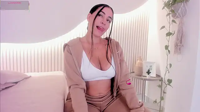 Snapshot of Sofia__rivera chatting on 02-24-26, 04:05 Sofia rivera online show from 02-24-26, 04:05