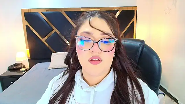 Camiila Osorio online show from 04-30-26, 07:09