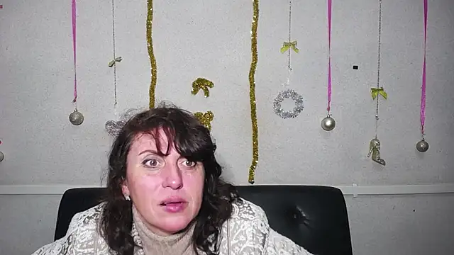 LuciaMii online show from 01-14-25, 06:07