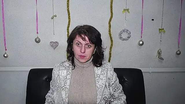 LuciaMii online show from 01-16-25, 06:16