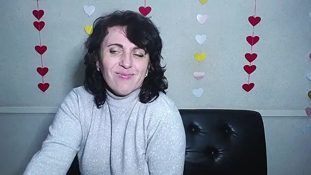 LuciaMii online show from 01-25-25, 06:46