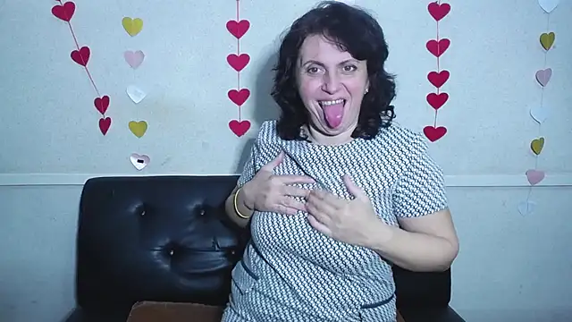 LuciaMii online show from 02-01-25, 09:40