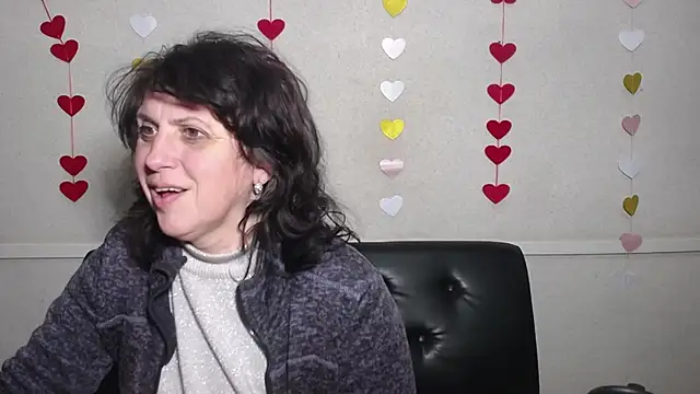 LuciaMii online show from 02-12-25, 12:16