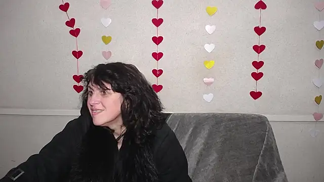 LuciaMii online show from 02-15-25, 06:02