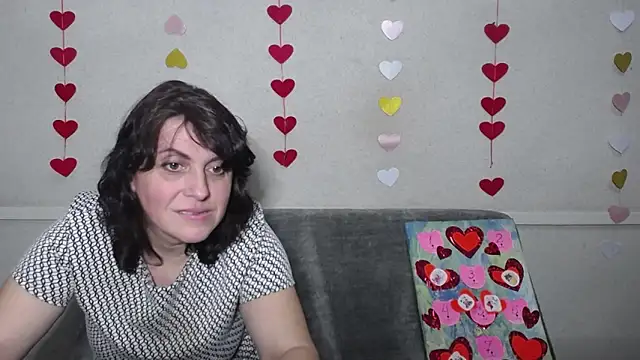 LuciaMii online show from 02-17-25, 09:08