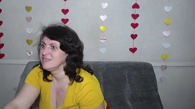 LuciaMii online show from 03-11-25, 12:11